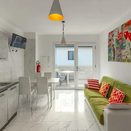 Modern Flat With Shared Pool Daire